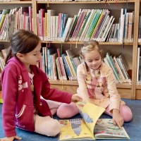 Návštěva knihovny Eduarda Petišky – svět příběhů pro naše nejmenší