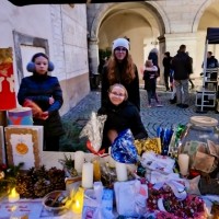 Naše děti zabodovaly: Vánoční trhy přinesly téměř 25 000 Kč pro útulky!