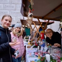 Naše děti zabodovaly: Vánoční trhy přinesly téměř 25 000 Kč pro útulky!
