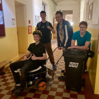 Den bez tašek: Pytel, pekáč, tatrovka – hlavně žádná aktovka!
