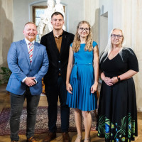 Naši žáci Adélka a Ján převzali ocenění od starosty města